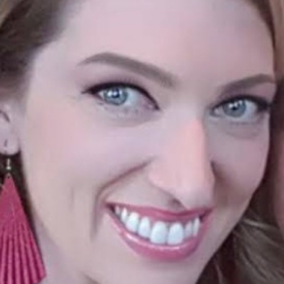 Meet your Posher, Tracy - Picture 1 of 1